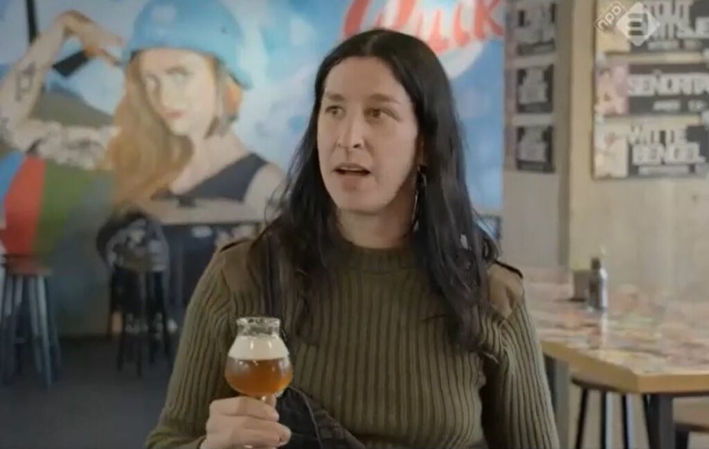 Raven van Dorst is zwanger! Presentator poseert met babybuik en volgers gaan los! Tagviraal Raven van Dorst is zwanger! Presentator poseert met babybuik en volgers gaan los! Tagviraal